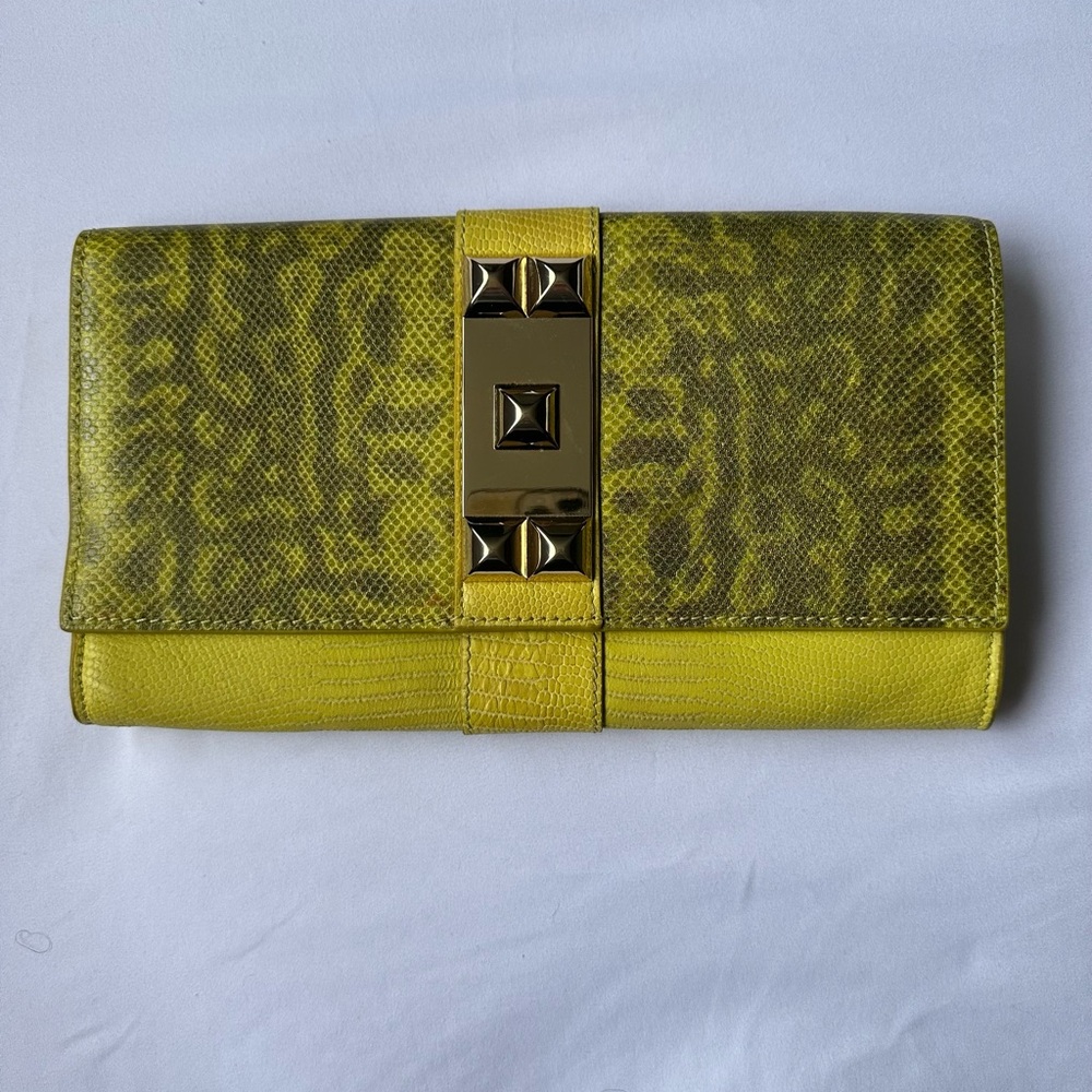 Vince Camuto Two-Toned Pebbled Snake Skin‎ Pattern Clutch Bag